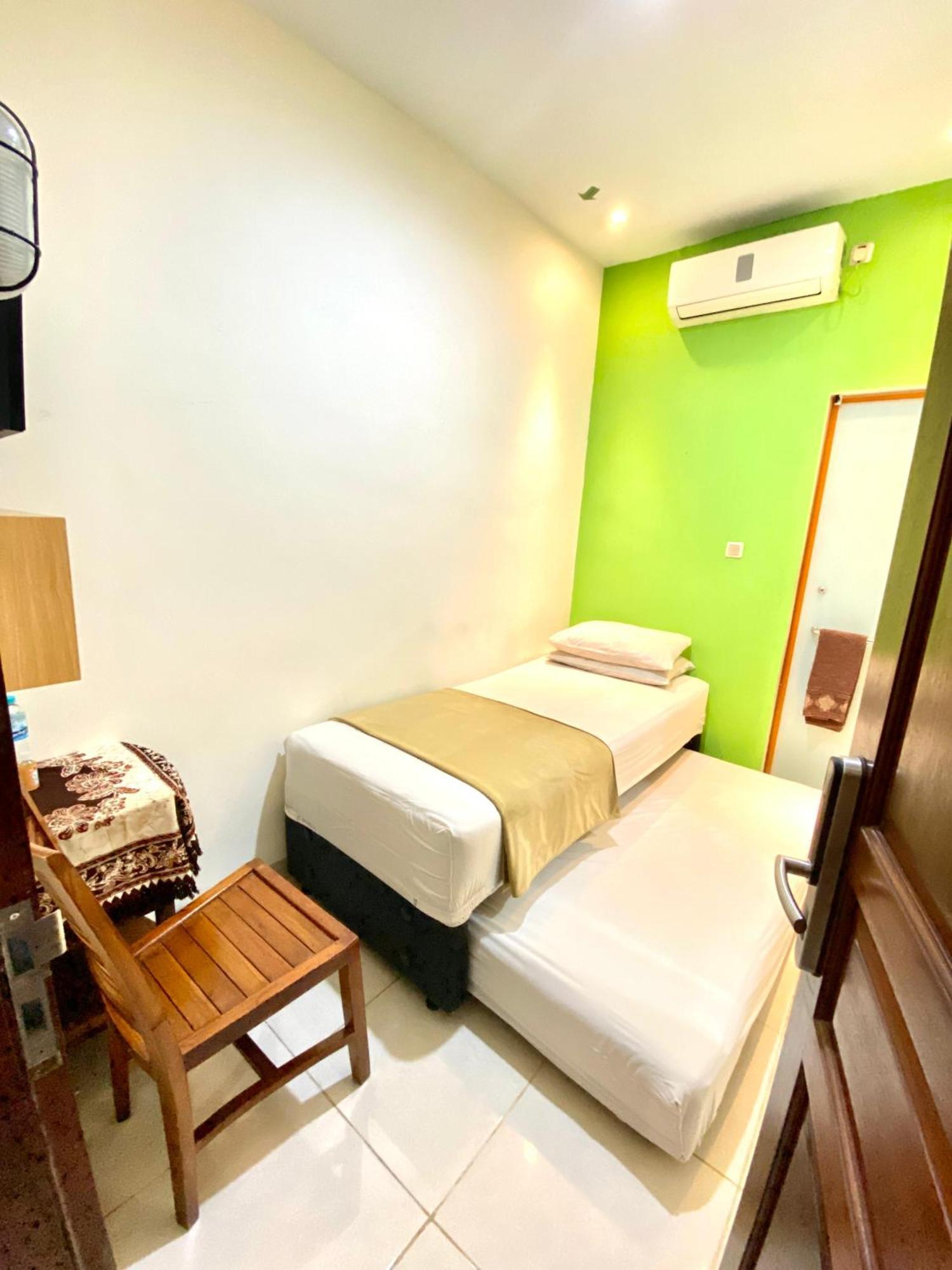 Cabin Hotel Bhayangkara Yogyakarta Exterior foto
