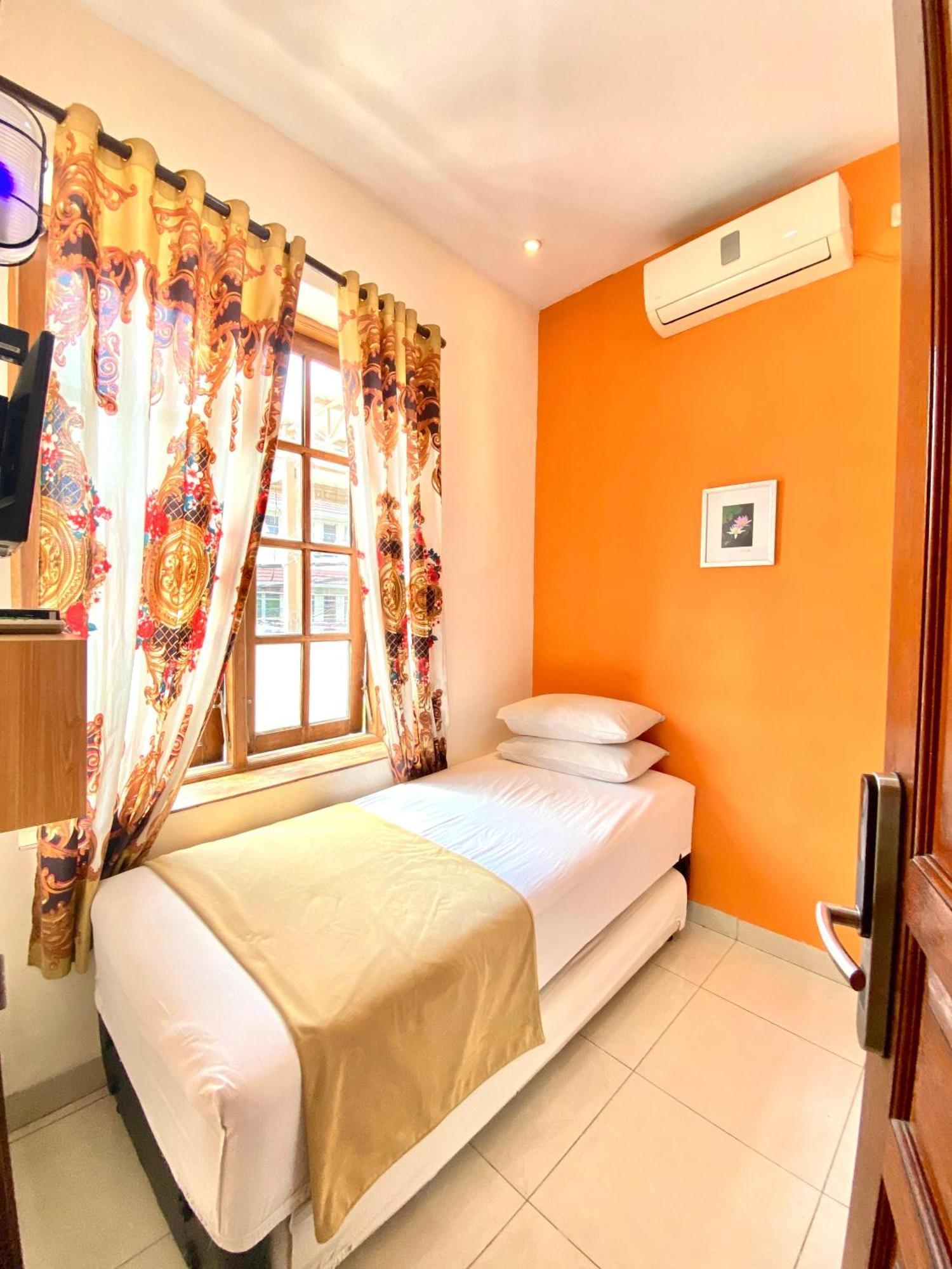 Cabin Hotel Bhayangkara Yogyakarta Exterior foto