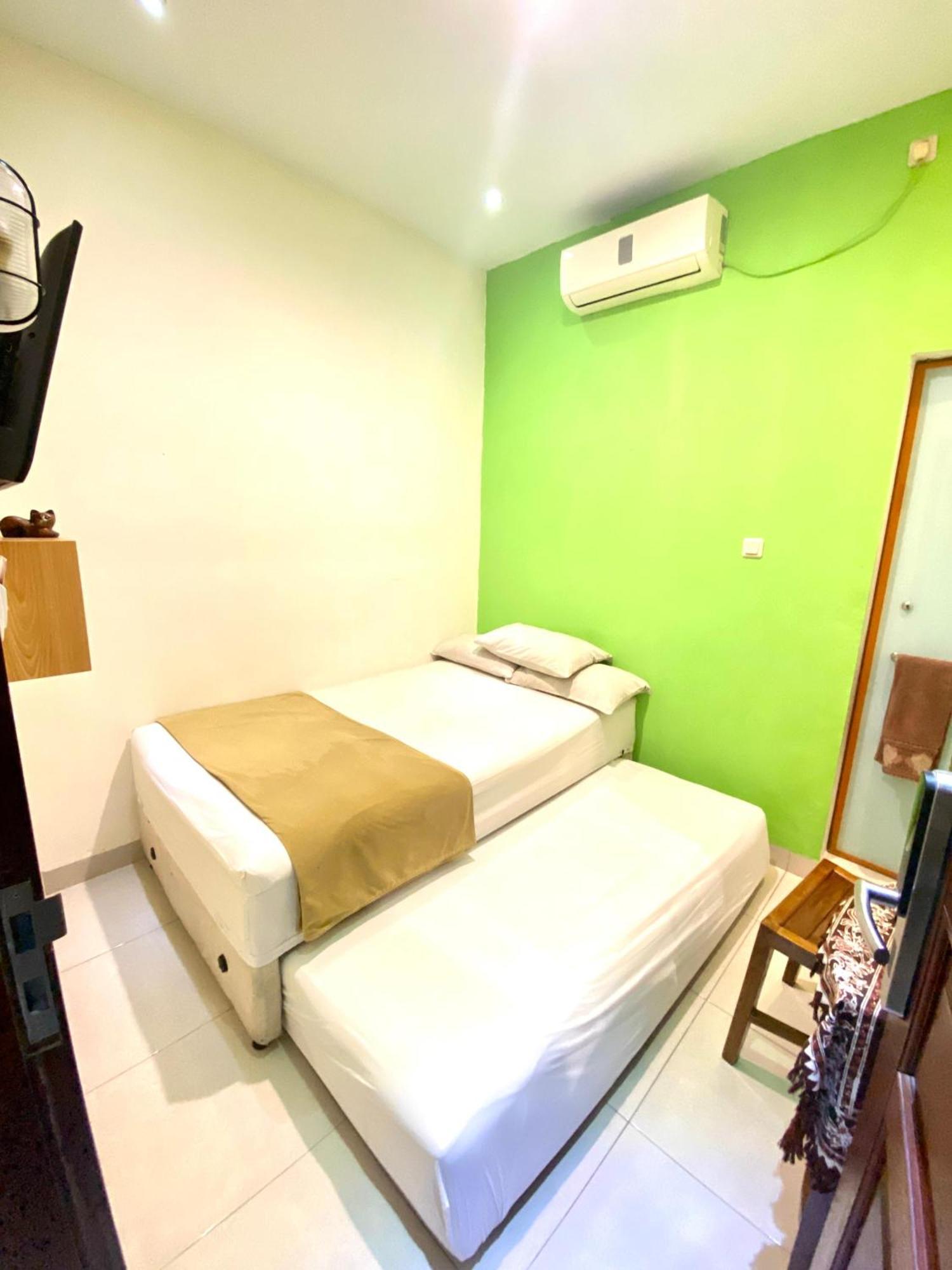 Cabin Hotel Bhayangkara Yogyakarta Exterior foto