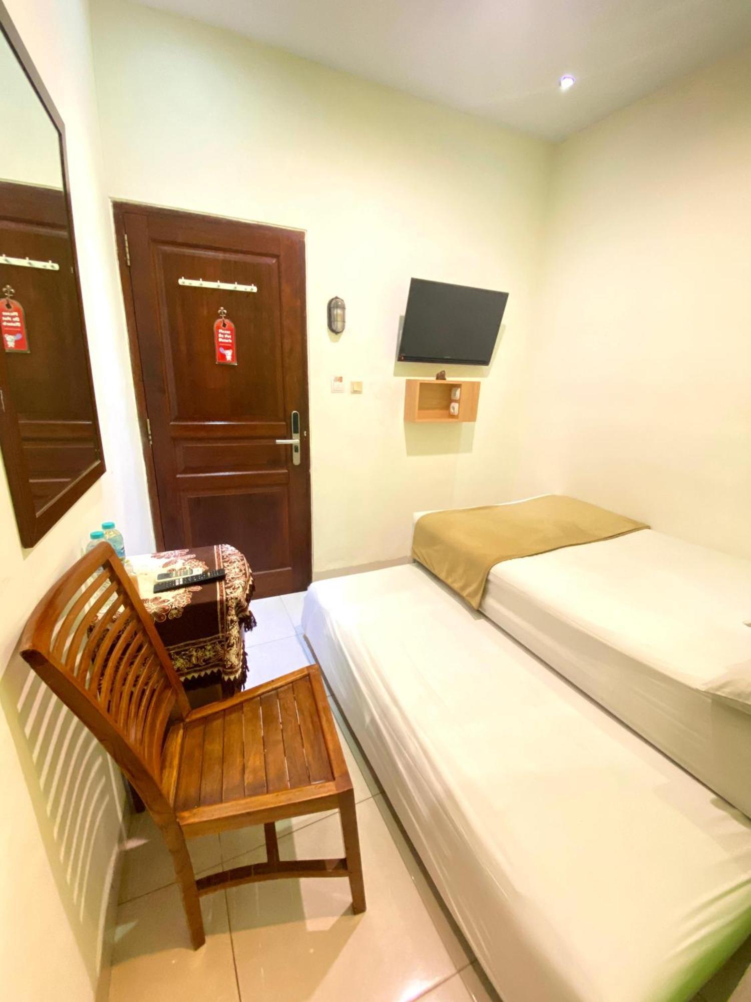 Cabin Hotel Bhayangkara Yogyakarta Exterior foto