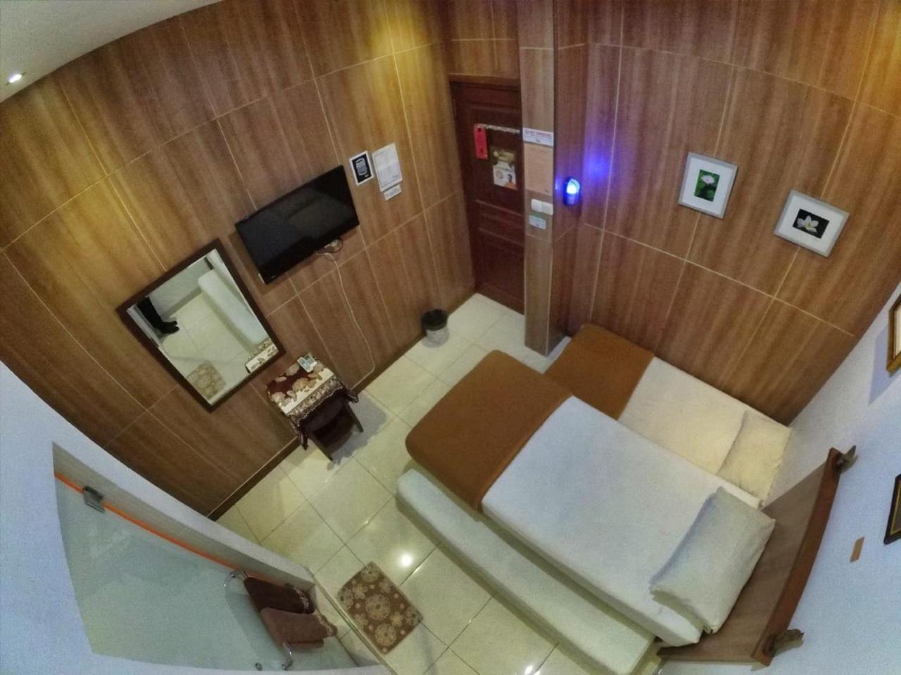 Cabin Hotel Bhayangkara Yogyakarta Exterior foto